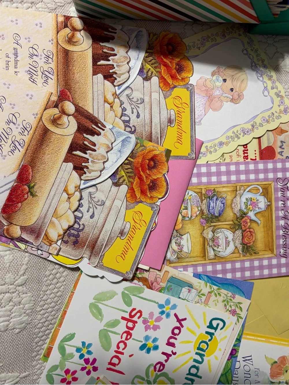 Huge mixed lot of greeting cards